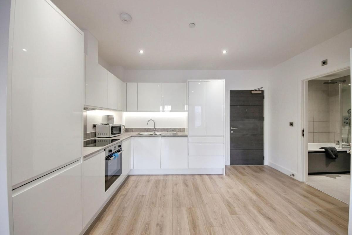 Modern Comfort 1 Bed Apartment Broadoaks, Sulihull โซลิฮัล ภายนอก รูปภาพ