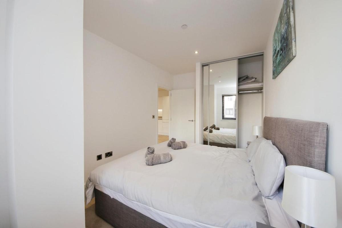 Modern Comfort 1 Bed Apartment Broadoaks, Sulihull โซลิฮัล ภายนอก รูปภาพ